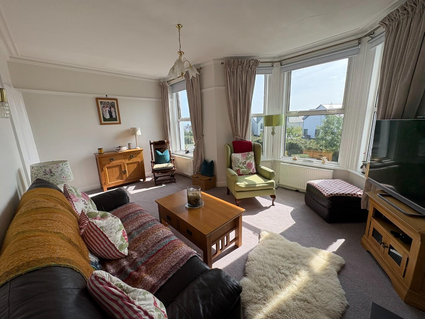 Sitting Room_Bed 2.JPEG